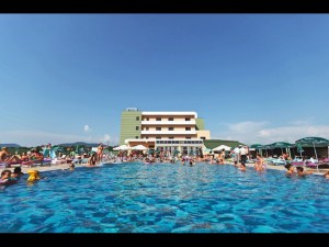 PISCINA EXTERIOR-5607