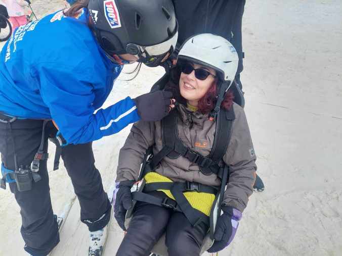 Ski adaptat pentru persoane cu dizabilitati